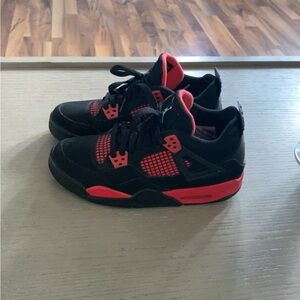 Jordan 4 Retro Red Thunder GS size 6.5 comes with original box